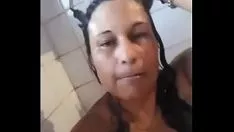 小姐在淋浴时轻柔的脚趾生理特性和沐浴