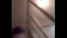 हॉट मिस्सी हो जाता है बिना सहायता के