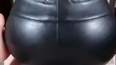 मेरे लेदर लेगिन में सह, साथी!