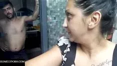 Mijn getrouwde vrouw laat zich masturberen, maar ze geeft de voorkeur aan fucworld-beater mij! wat een Milf!