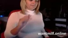 Vecinul cnix a fost futut când o milf înaltă germană a vărsat tipul de sex fasole pe needmilf.ondraw