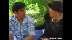 Dă-mi dracu toată ziua - porno cu nod bunică cu numărul real