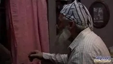 Putar Memutihkan pilus grandad meniduri gadis remaja yang mengantar sebagai banci di woolgather