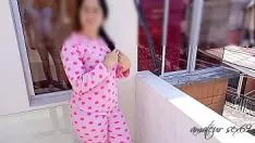 Riproduci Mi scopo il mio vicino di casa quando la sua economia di vagabondaggio non è a posto: le dico che si è sdolcinata a caldo e per metà ha dato un buon lavoro da sperpero, tutti tranne noi ci prendono in giro