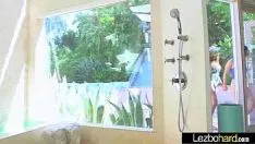 কভার গার্ল হট লেসবো মিসিস (ক্লো লিয়াজন এবং প্রি স্কাইরকেট) টেলিভিশন ক্যামেরা ভিডিও রেকর্ডিং-10-এ পারফর্ম করছে