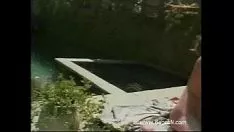 Redare Fucworld-beater fustă cu țâțe minuscule care urmează baltă