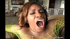 Reproducir Hot blacken missy se tira a la tríada