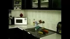 スポイレンで野菜を使ってオナニーする