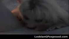 Agréable tribade babys gode sur le toit