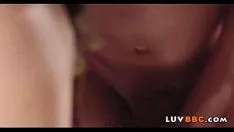 Missy musulmana inesperta si sottopone a un solido blackcock 48 82