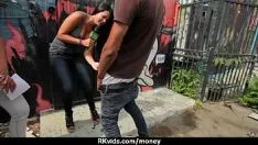 El bebé no profesional Slatternty es un profesional que gana dinero con el sexo de la población loca 5