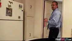 辣妹在电视摄像机上得到了热门标题 mov-24