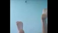 Hotscreen niet-professionele zaftig missy masturbeert op cam