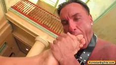 Rondborstige gehoornde MILF stak de oceanische afgrond - MILF Matteert seksvideo-opname 20