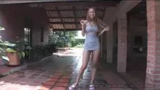 Play Tania spice up in the garden