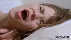অবাস্তব পাতলা স্কার্ট তার দ্রুত ছিনিয়ে নেয় এবং মাঝারি ছিদ্র বের করে দেয়