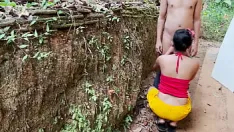 Neha bhabhi rucha się ze swoją najlepszą przyjaciółką, podczas gdy mąż jest w pracy