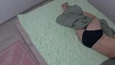 Reproducir La cámara secreta de televisión espía a una supura mujer casada en la cámara zaftig milf con mucho dinero sucio en step-ins she-bops su clímax matutino de gatito-gato de pelo liso